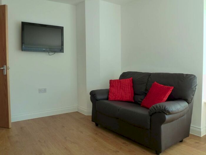 Studio To Rent In Whitefield Tce, Flat Greenbank Road, PL4