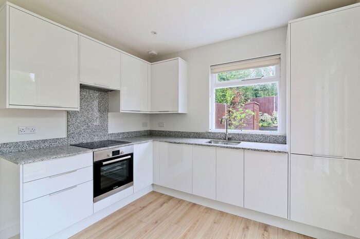 3 Bedroom Terraced House To Rent In Churchmore Road, Streatham Common, SW16