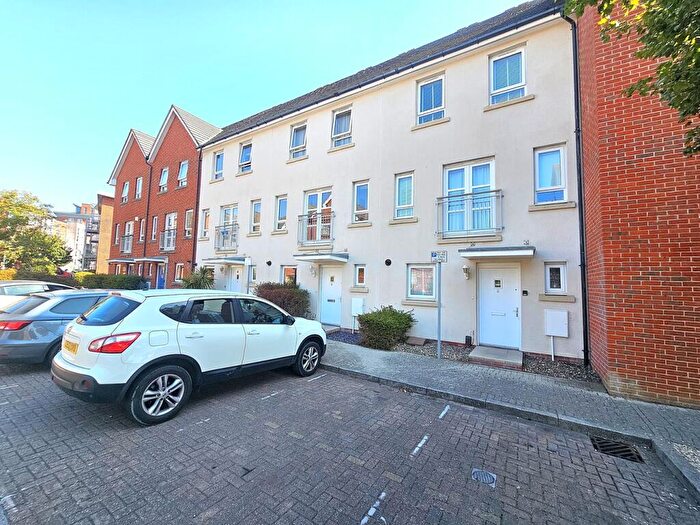 4 Bedroom Town House For Sale In Seager Way, Poole, BH15