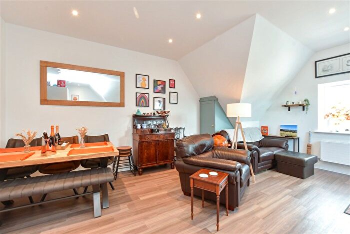 2 Bedroom Flat For Sale In Yorke Road, Reigate, Surrey, RH2