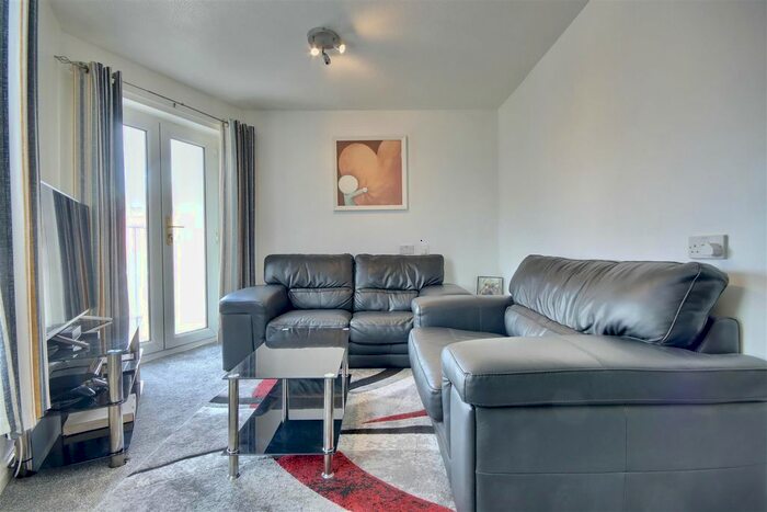 1 Bedroom Flat To Rent In Manchester Road, Portsmouth, PO1