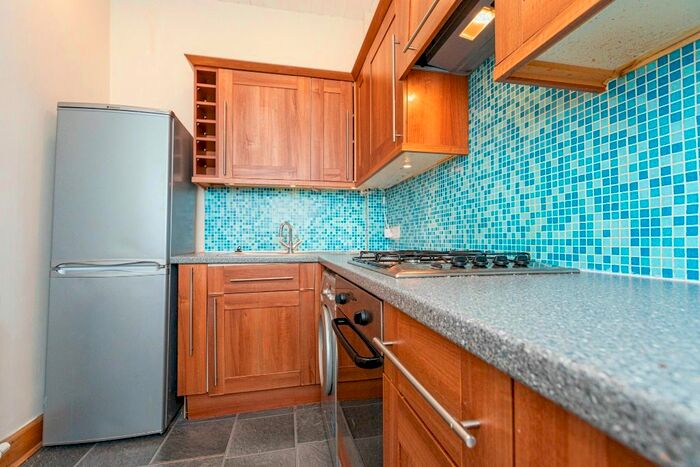 2 Bedroom Flat To Rent In Albert Street, Leith Walk, Edinburgh, EH7