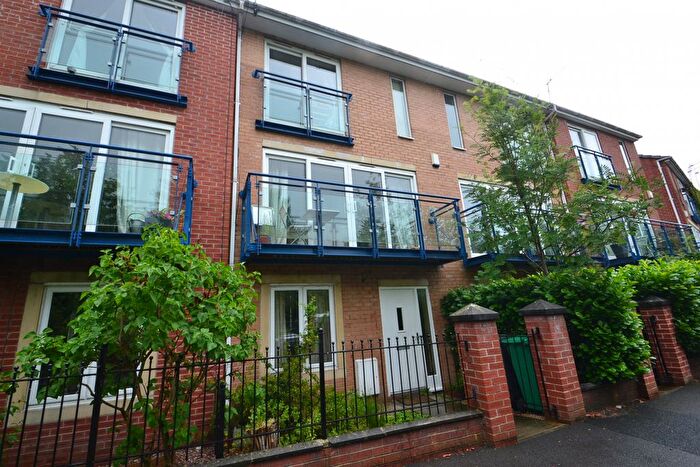 3 Bedroom Town House To Rent In The Sanctuary, Hulme, Manchester., M15