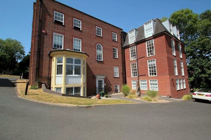2 Bedroom Apartment To Rent In Altavia House, High Street, Fareham, Hampshire, PO16