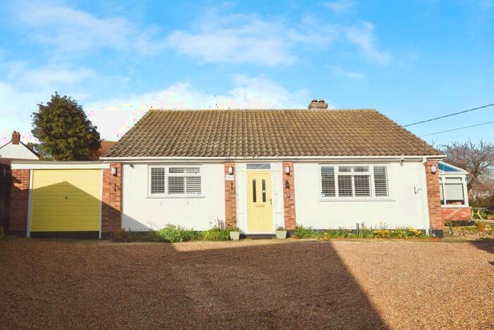 2 Bedroom Detached Bungalow For Sale In Silver Street, Wethersfield, Braintree, CM7