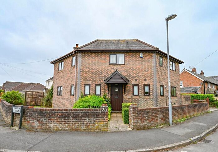 3 Bedroom Detached House For Sale In Parmiter Drive, Wimborne, BH21