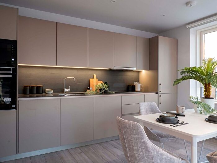 3 Bedroom Flat To Rent In New Kent Road, Walworth, SE1