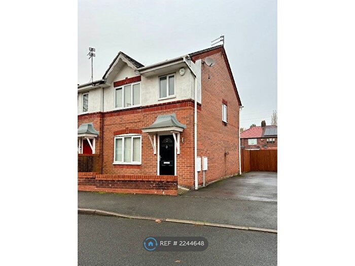 3 Bedroom End Of Terrace House To Rent In Buile Drive, Manchester, M9