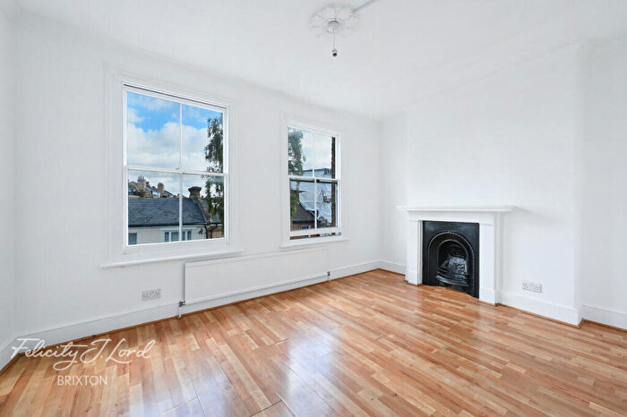 2 Bedroom Flat For Sale In Hinton Road, London, SE24