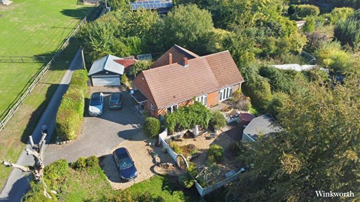 3 Bedroom Bungalow For Sale In Whiteparish, Salisbury, Wiltshire, SP5