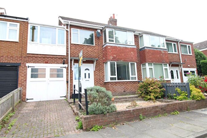 4 Bedroom Semi-Detached House For Sale In Horncliffe Place, Throckley, Newcastle Upon Tyne, NE15