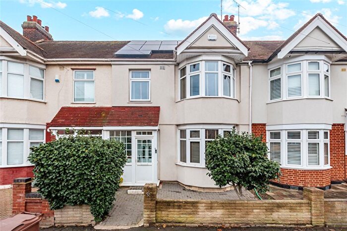 3 Bedroom Terraced House For Sale In Bath Road, Romford, RM6