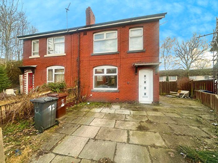 3 Bedroom Semi Detached House For Sale In Dove Drive, Bury, BL9