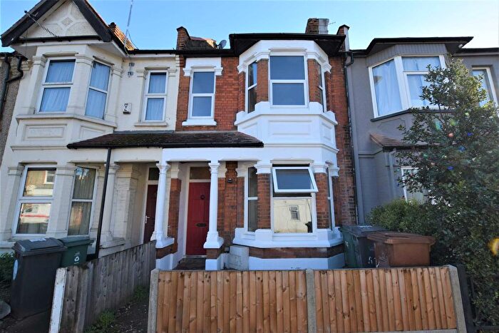 3 Bedroom Terraced House For Sale In Winchester Road, Highams Park, E4