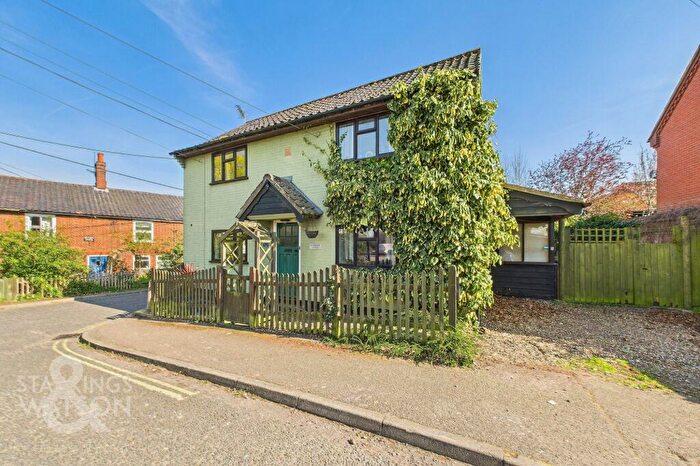 4 Bedroom Detached House For Sale In Nethergate Street, Bungay, NR35
