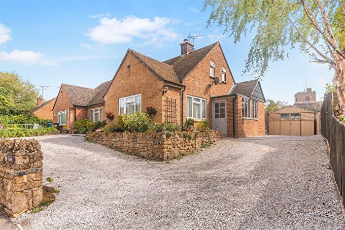 4 Bedroom Semi-Detached House For Sale In High Street, Cropredy, Banbury, OX17