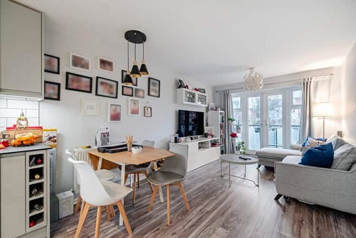 2 Bedroom Flat For Sale In Noble House, High Wycombe, Buckinghamshire, HP11