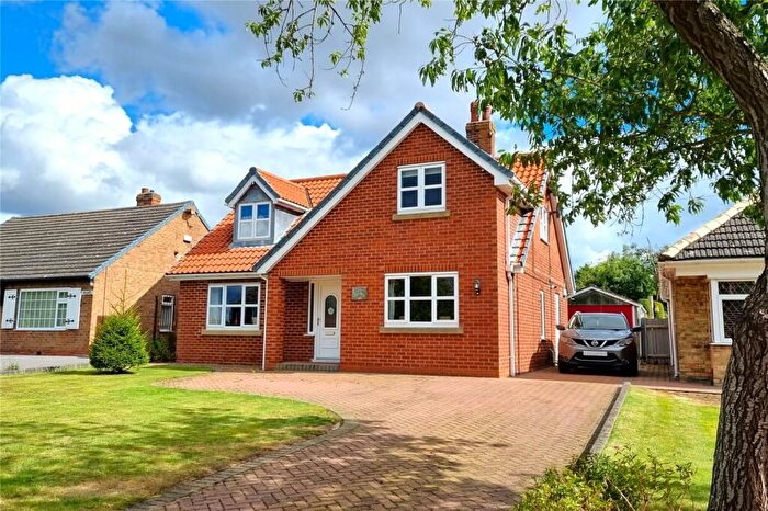 4 Bedroom Detached House For Sale In Main Road, Sproatley, Hull, HU11