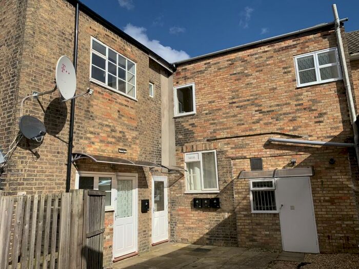 Studio To Rent In Coach House Court, Railway Lane, PE16