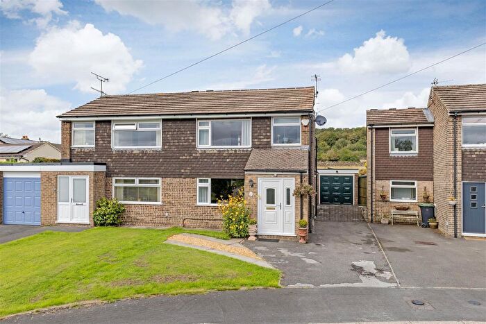 3 Bedroom Semi Detached House For Sale In Moorfield, Matlock, DE4