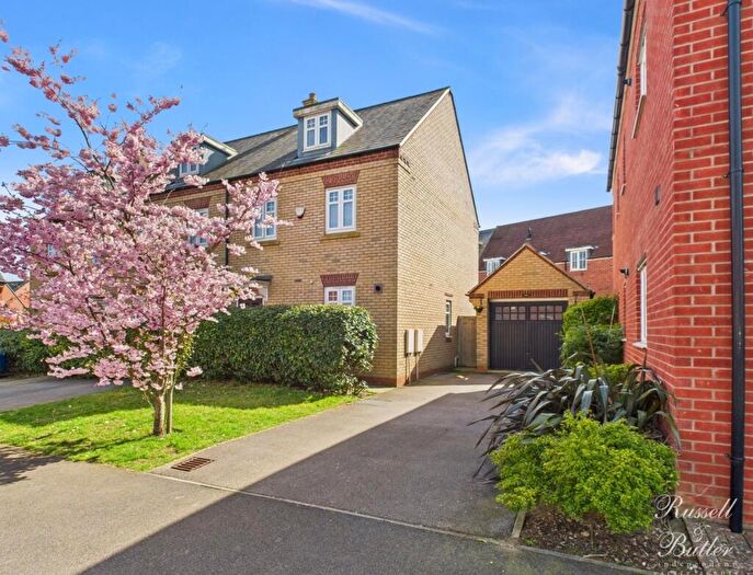 3 Bedroom End Of Terrace House For Sale In Threads Lane, Buckingham, MK18