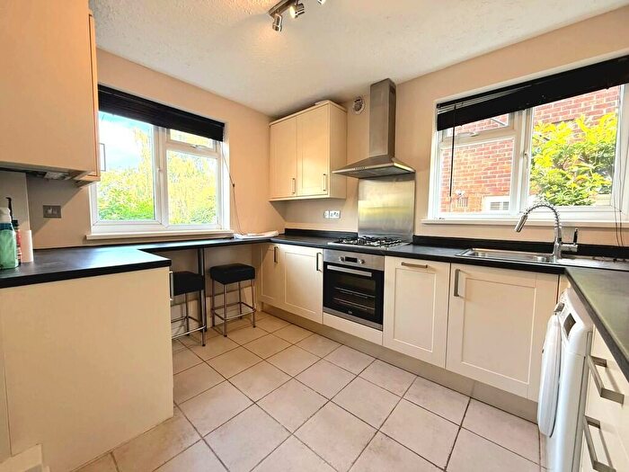 2 Bedroom Ground Maisonette To Rent In Twickenham Gardens, Harrow, HA3