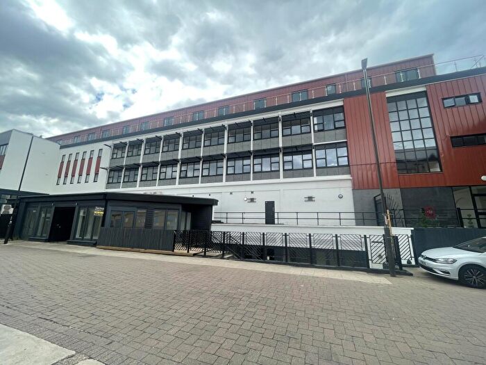 2 Bedroom Apartment To Rent In Burlington Square, Chesterfield, S40