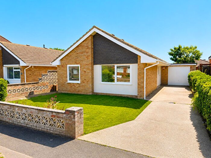 3 Bedroom Detached Bungalow To Rent In Hoddern Avenue, Peacehaven, BN10