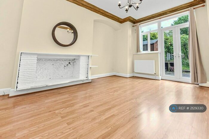 1 Bedroom Flat To Rent In Pepys Road, London, SE14