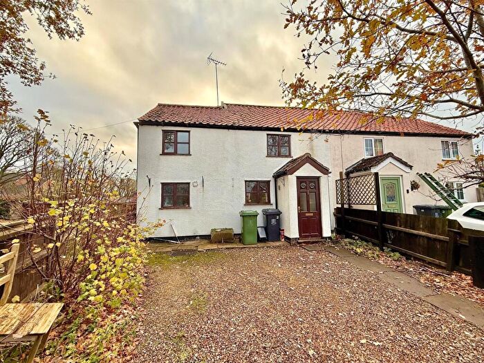 3 Bedroom Semi Detached House For Sale In Main Road, Filby, NR29