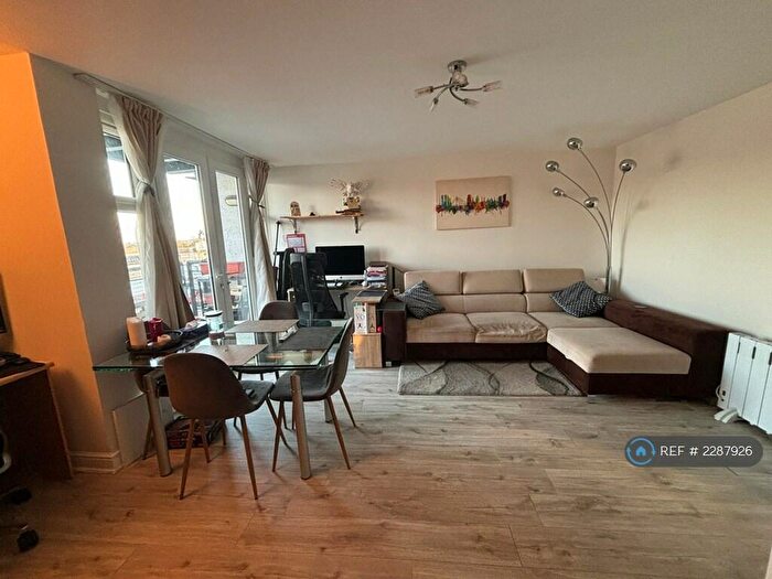 2 Bedroom Flat To Rent In Felixstowe Court, London, E16