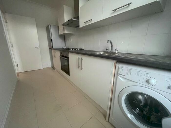 2 Bedroom Flat To Rent In London Road, Croydon, CR0