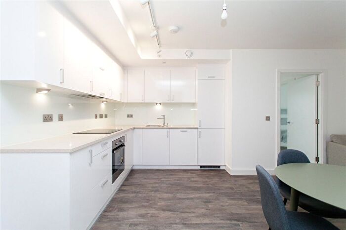 2 Bedroom Flat To Rent In Adlay Apartments, Millet Place, E16
