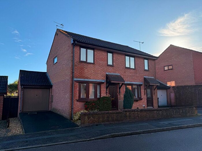 2 Bedroom Semi-Detached House For Sale In Ashmead, Yeovil, BA20
