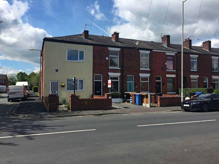 2 Bedroom Property To Rent In Greg St, Reddish, SK5
