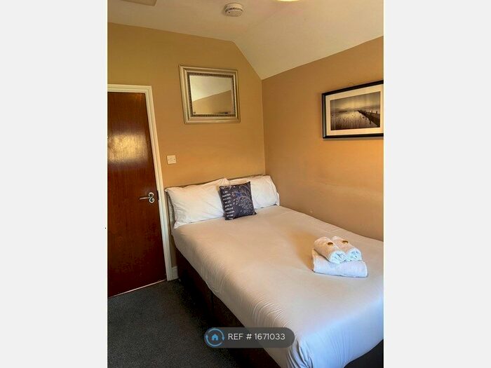 Studio To Rent In Green Lanes, London, N4