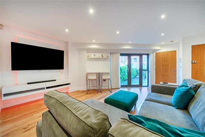 2 Bedroom Apartment For Sale In Masons Hill, Bromley, BR2