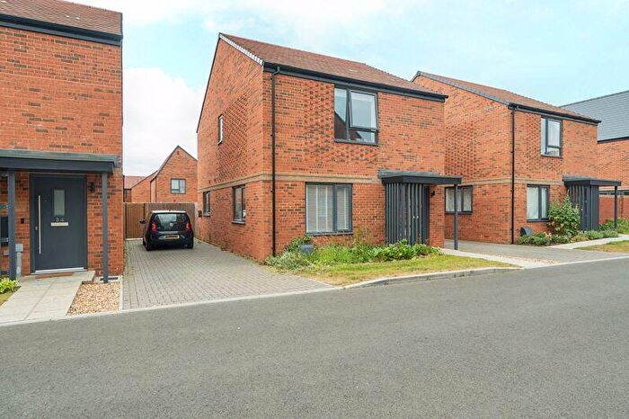 3 Bedroom Detached House To Rent In Otterhound Drive, Godalming, GU7