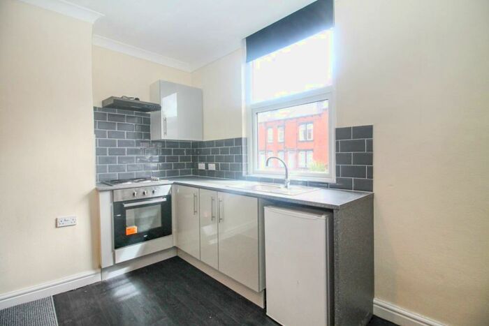 1 Bedroom Apartment To Rent In Fairford Terrace, Leeds, LS11