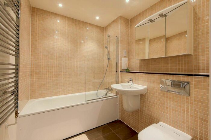 1 Bedroom Flat To Rent In Cable Street, Shadwell, London, E1