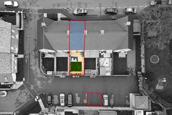 3 Bedroom Terraced House For Sale In High Street, Fenstanton, Huntingdon, Cambridgeshire, PE28