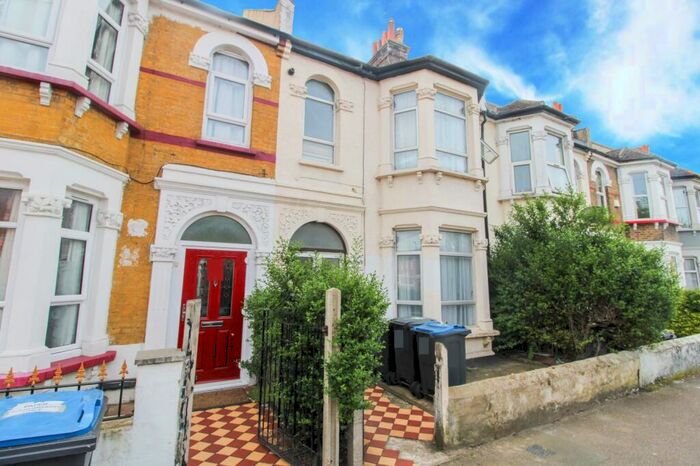 1 Bedroom Terraced House To Rent In St. Saviours Road, Croydon, CR0