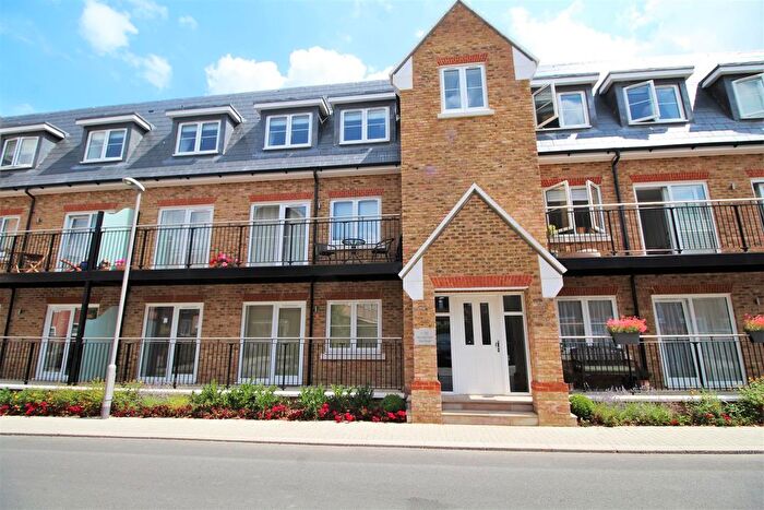 2 Bedroom Flat To Rent In Eden Road, Dunton Green, Sevenoaks, TN14