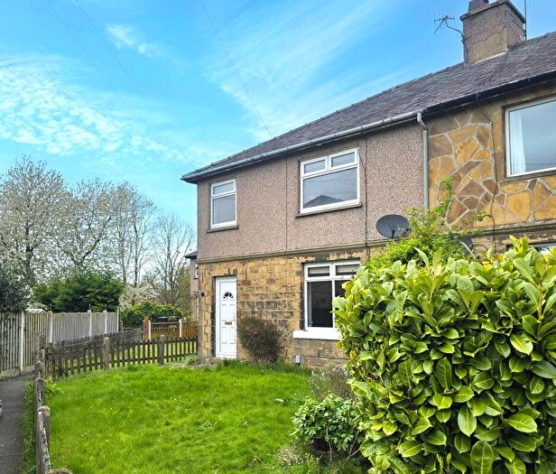 3 Bedroom Semi Detached House For Sale In The Grove, Bingley, BD16