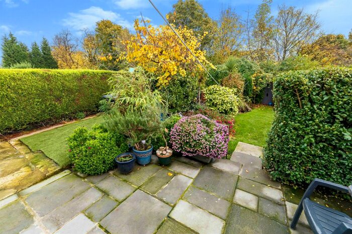 3 Bedroom End Of Terrace House For Sale In Clough Street, Rotherham, S61