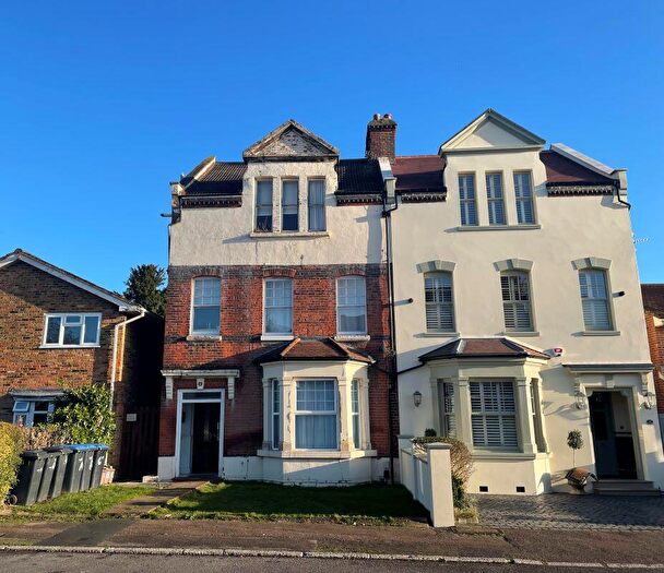 1 Bedroom Flat For Sale In C Glebe Avenue, Enfield, Middlesex, EN2