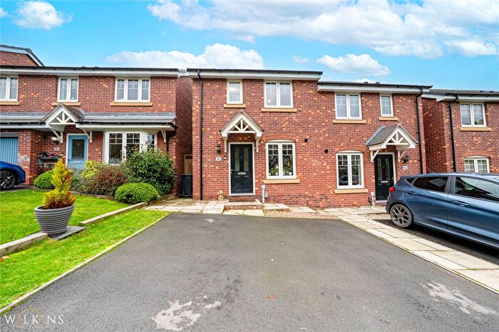 3 Bedroom Semi Detached House For Sale In Crackenthorpe Way, Nuneaton, Warwickshire, CV10