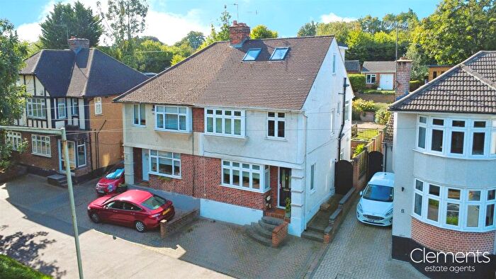 3 Bedroom Semi-Detached House For Sale In Ridgeway Close, Hemel Hempstead, HP3