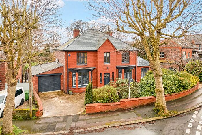 5 Bedroom Detached House For Sale In West Avenue, Stockton Heath, WA4
