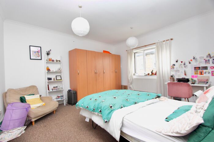 3 Bedroom Property To Rent In Belfast Road, Stoke Newington, London, N16